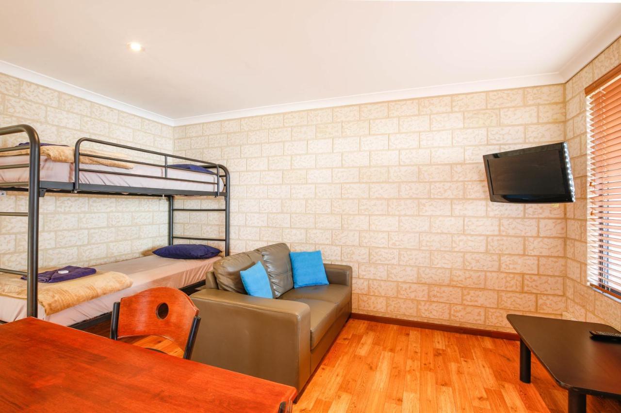 Kalbarri Tudor Holiday Park ภายนอก รูปภาพ