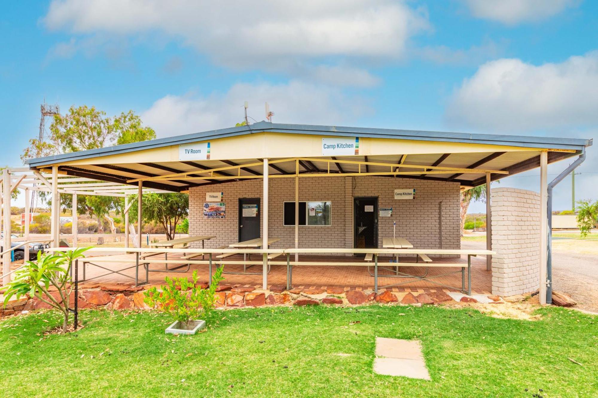 Kalbarri Tudor Holiday Park ภายนอก รูปภาพ