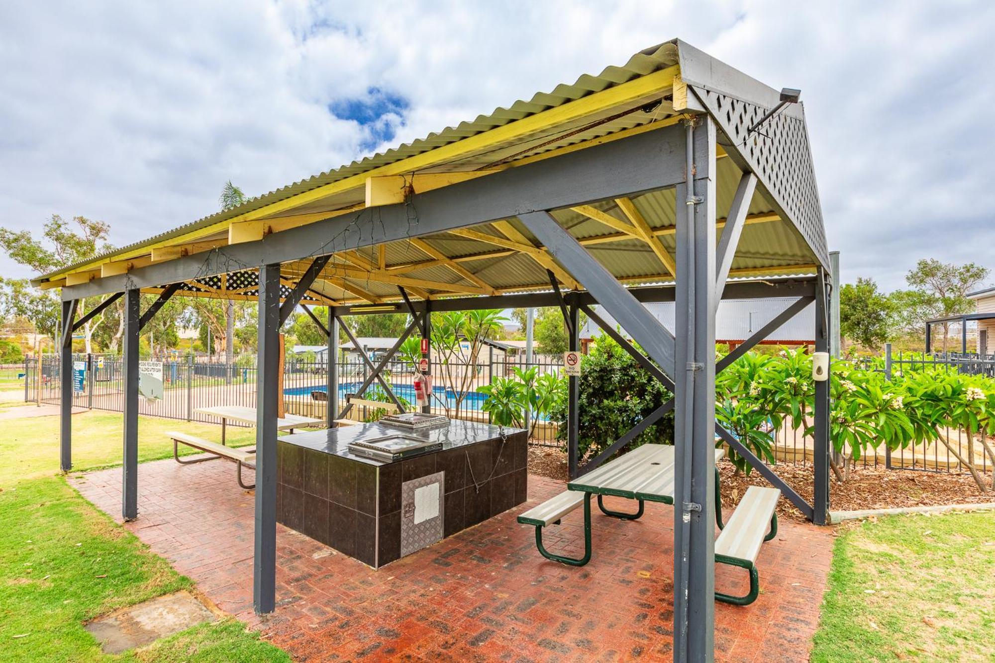 Kalbarri Tudor Holiday Park ภายนอก รูปภาพ